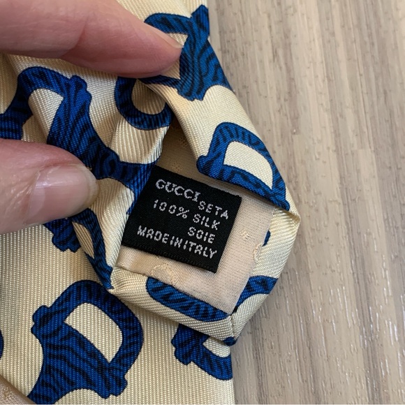 Authentic Gucci Silk Tie in Off White & Royal Blue - Picture 6 of 6
